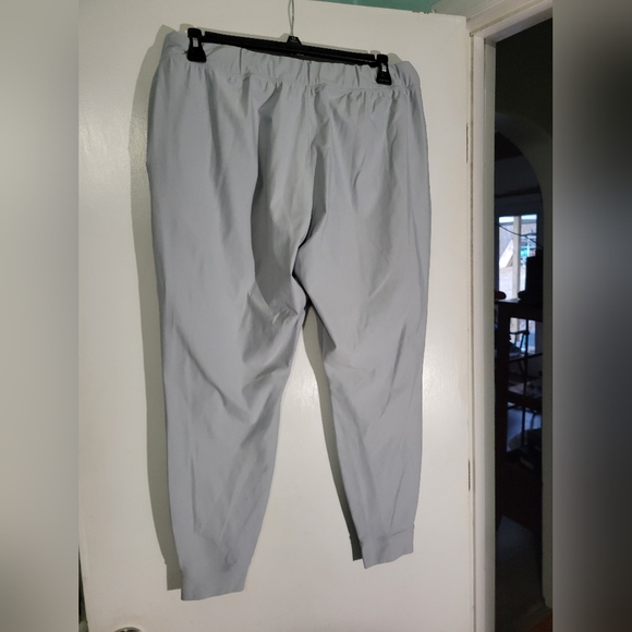 Under Armor Joggers - Picture 2 of 2